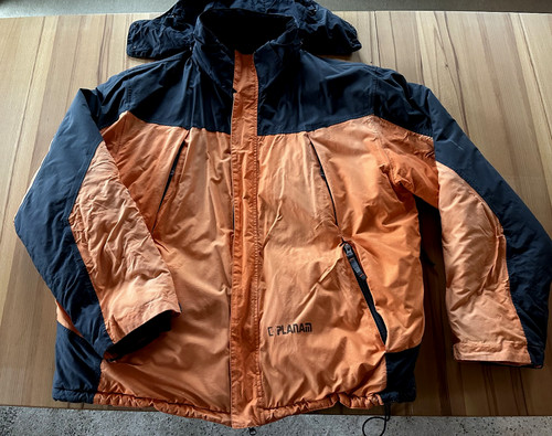 Orange-Dunkelgraue